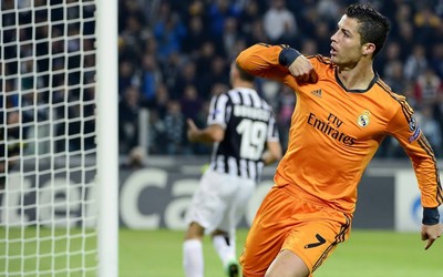 安博电竞快讯-于帕梅卡诺成后防短板